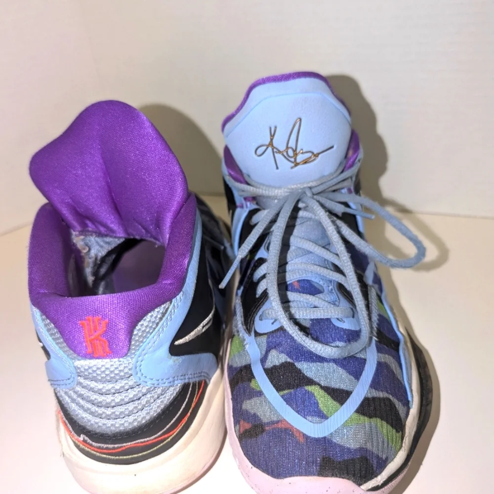 Nike shoes youth
